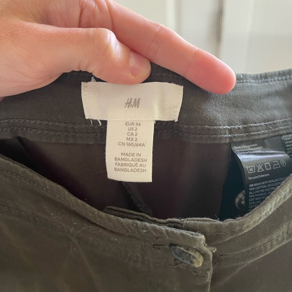 H&M Olive Green Cargo Pant - 2 - Picture 4 of 4